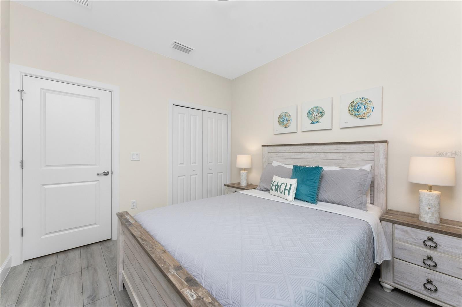 Image 33 of 41 For 7186 Rosemont Drive