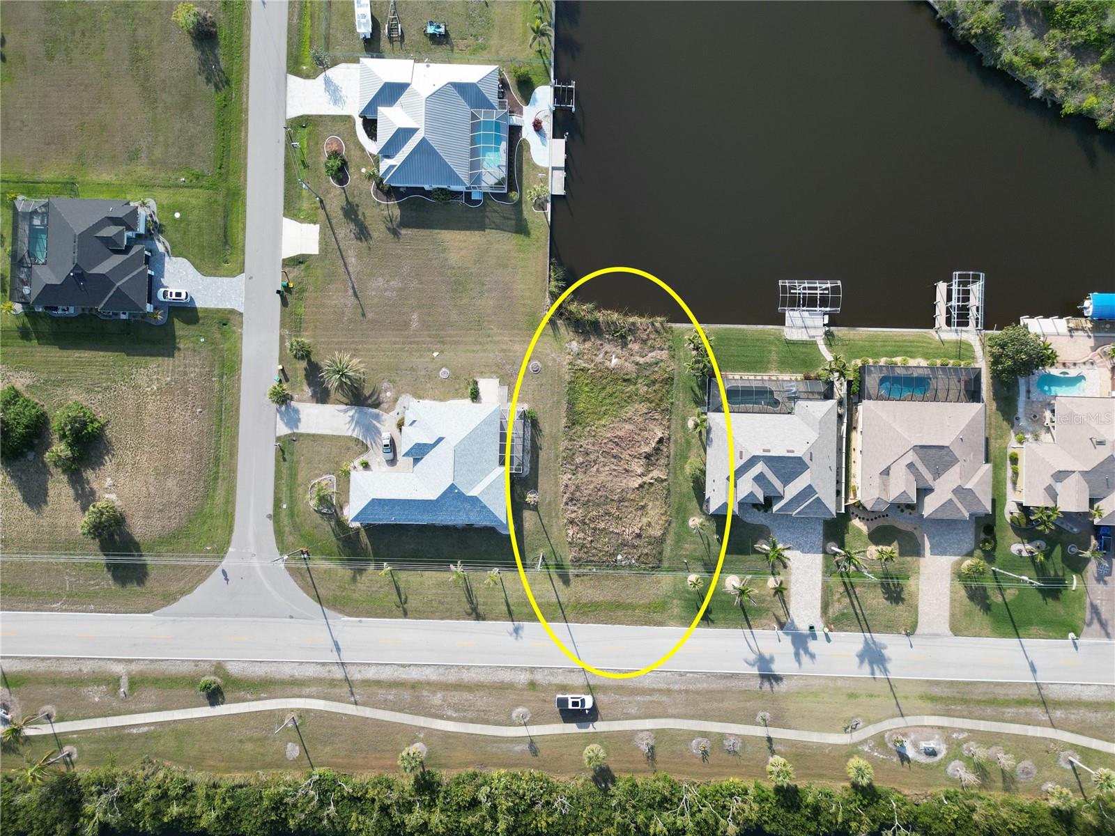Image 4 of 9 For 8909 St Paul Drive