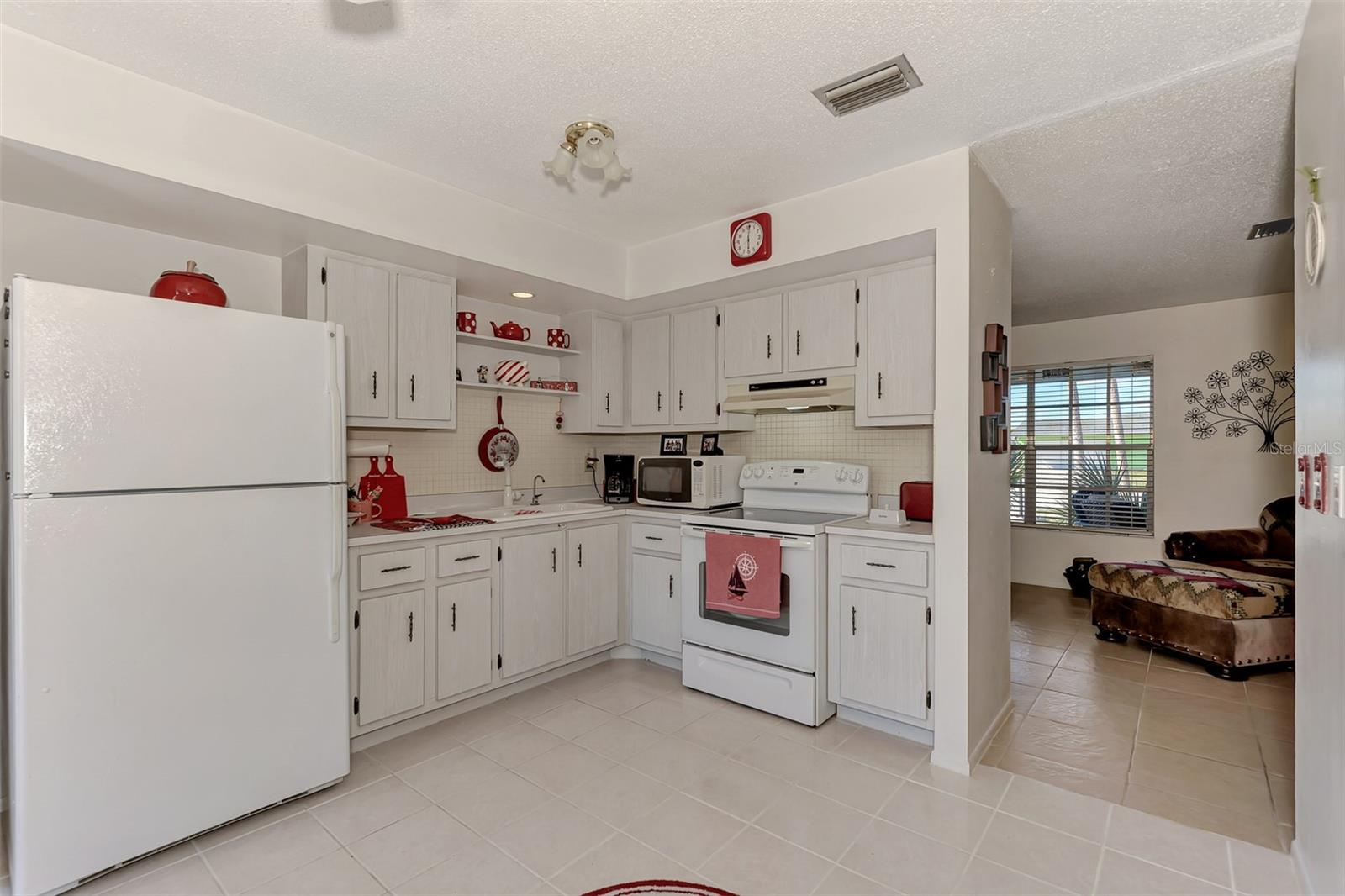 Image 15 of 53 For 6522 Coliseum Boulevard