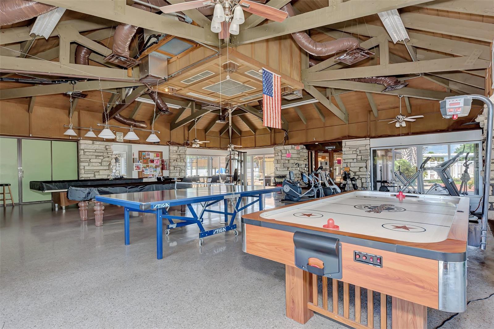 Image 43 of 53 For 6522 Coliseum Boulevard