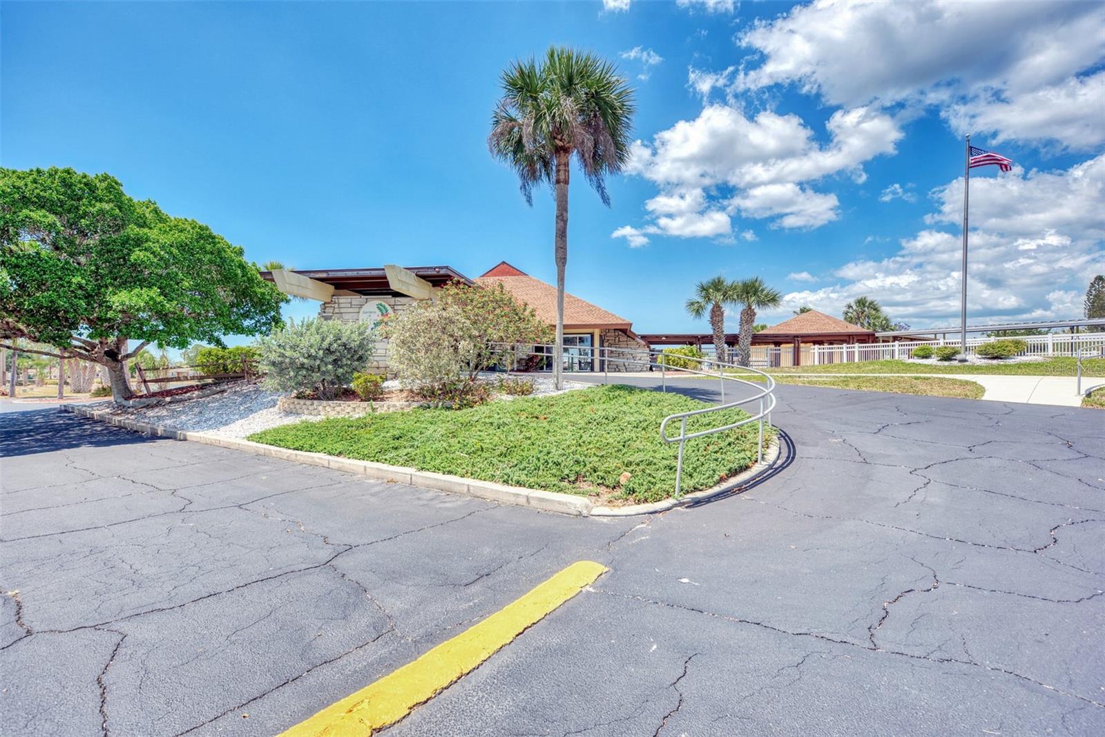 Image 46 of 53 For 6522 Coliseum Boulevard
