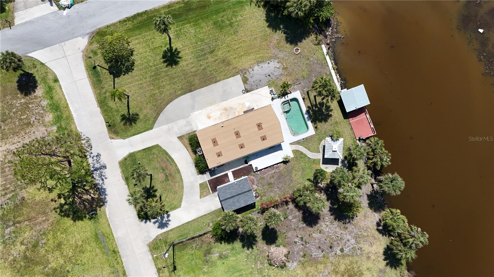 Image 19 of 22 For 8243 Pinetree Lane