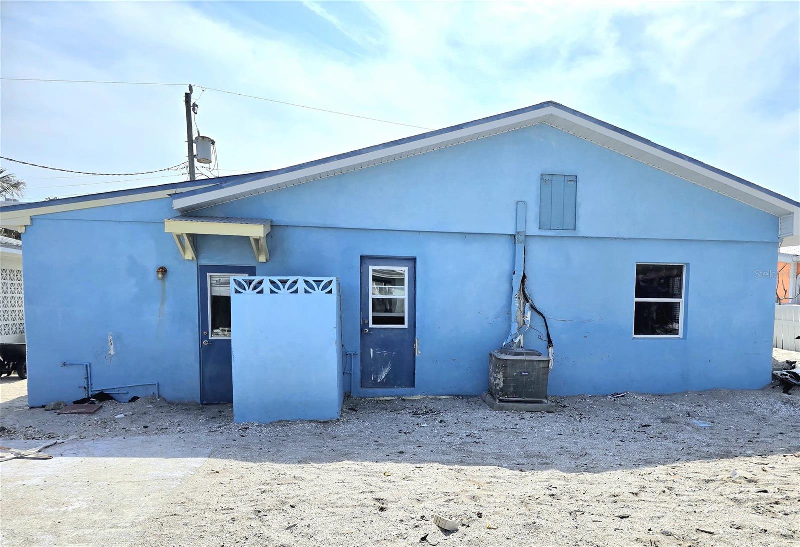 Image 2 of 16 For 40 Sand Dollar Lane