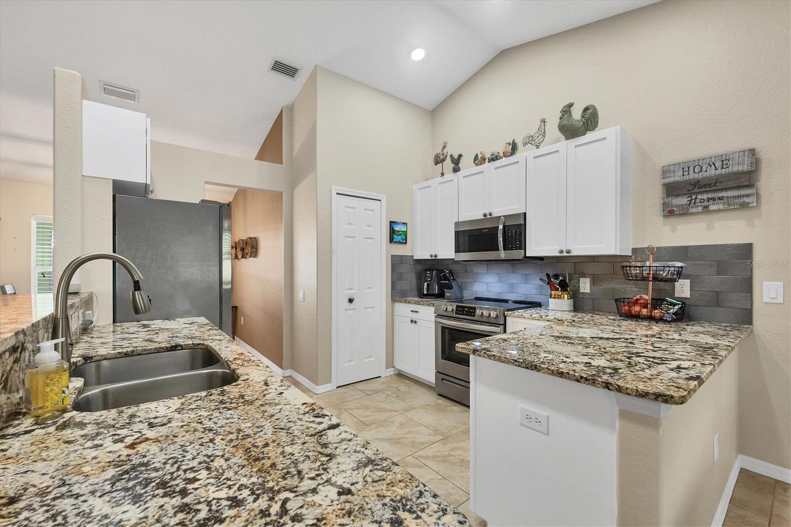 Image 10 of 39 For 12028 Newgate Avenue