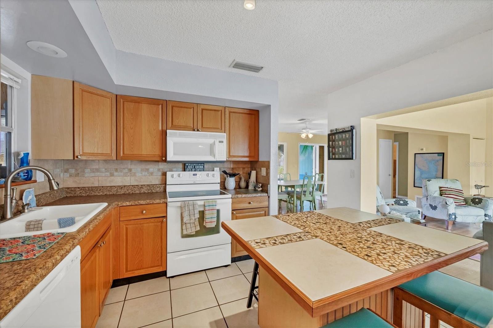 Image 13 of 38 For 13559 Martha Avenue