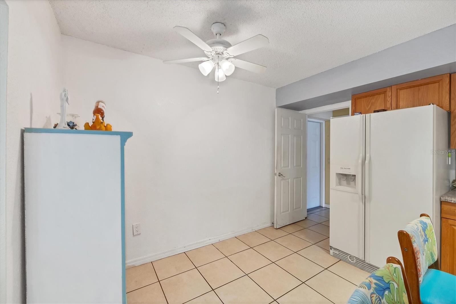 Image 14 of 38 For 13559 Martha Avenue