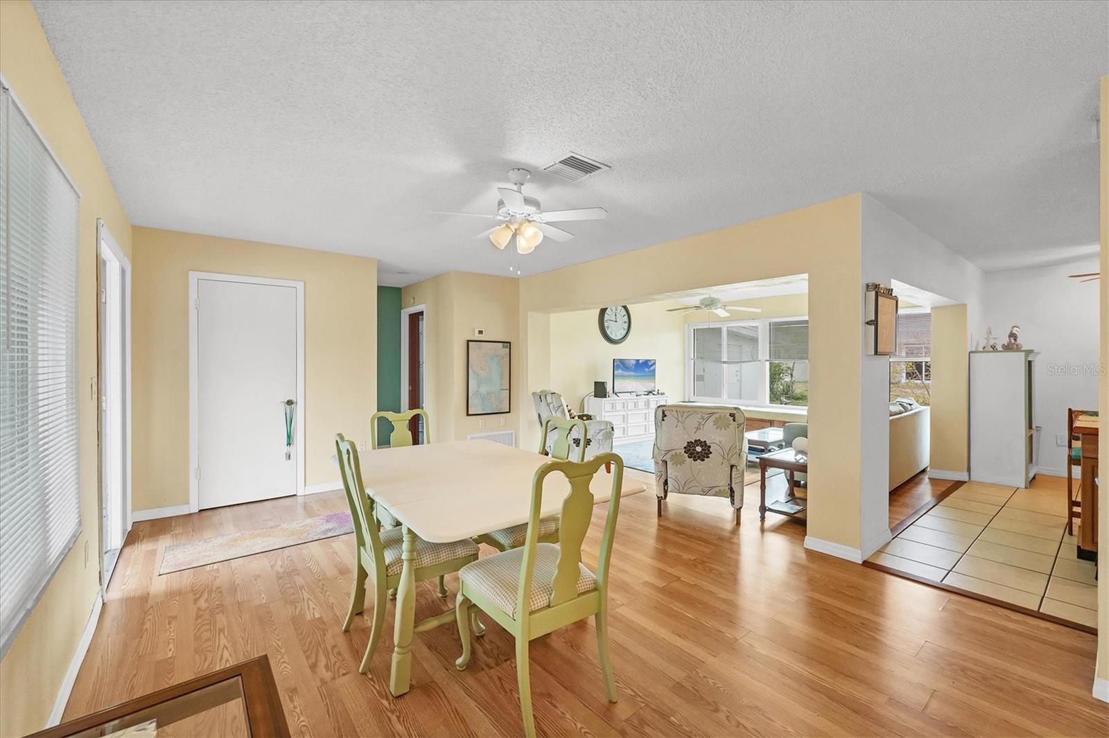 Image 15 of 38 For 13559 Martha Avenue