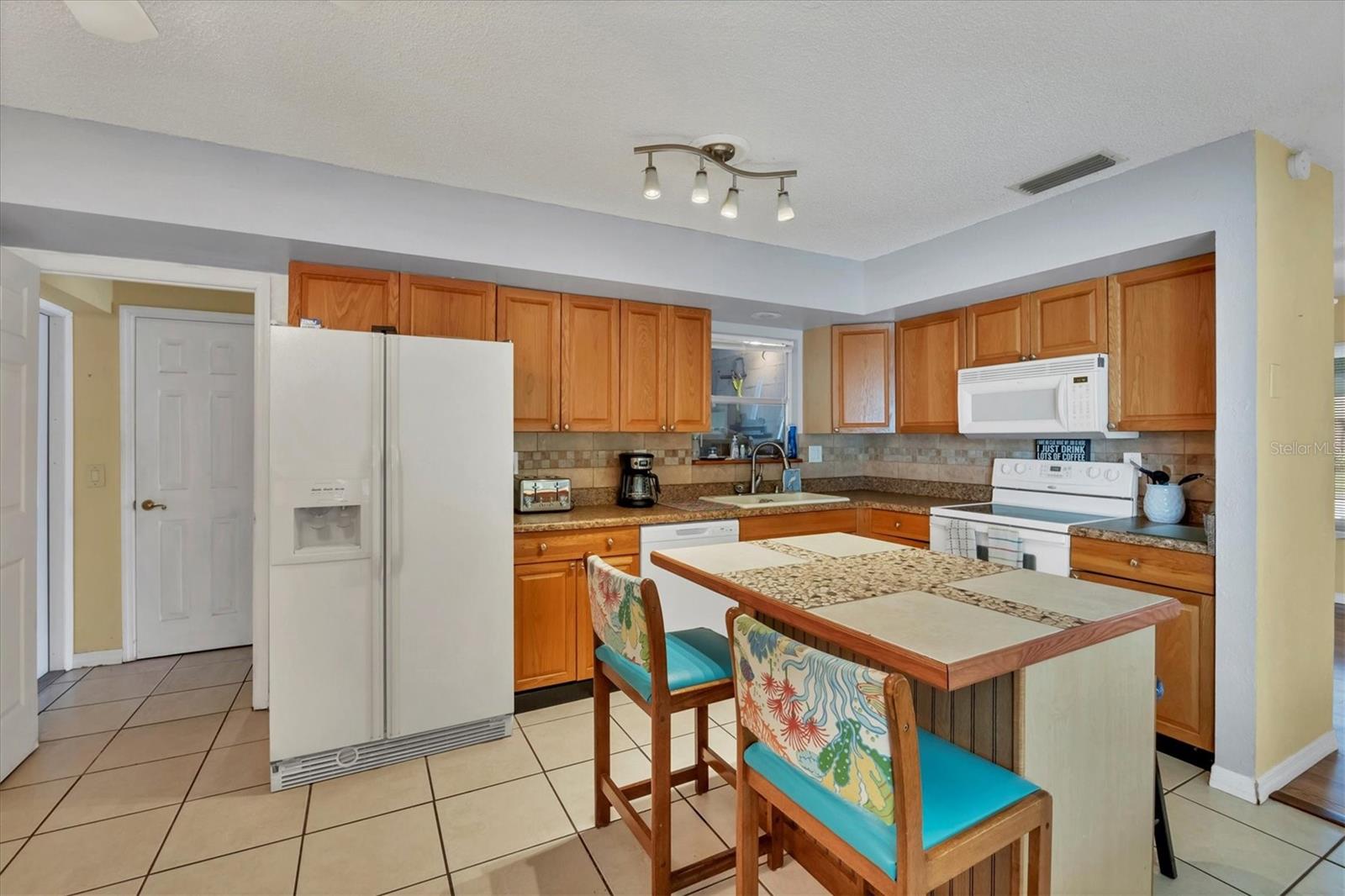 Image 9 of 38 For 13559 Martha Avenue