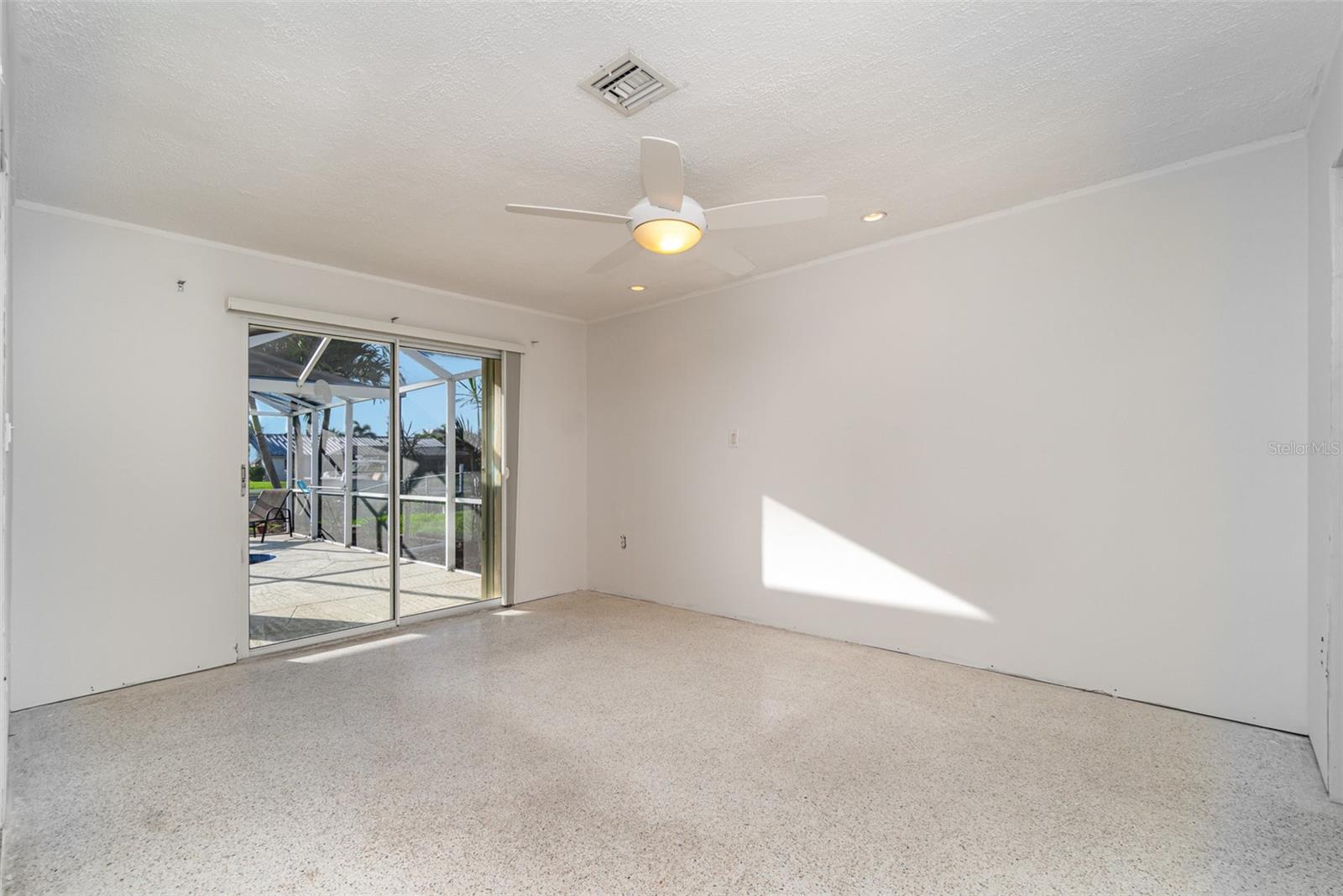 Image 21 of 62 For 2160 Palm Tree Drive