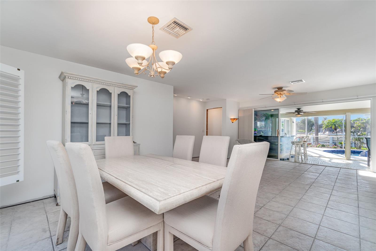 Image 7 of 62 For 2160 Palm Tree Drive