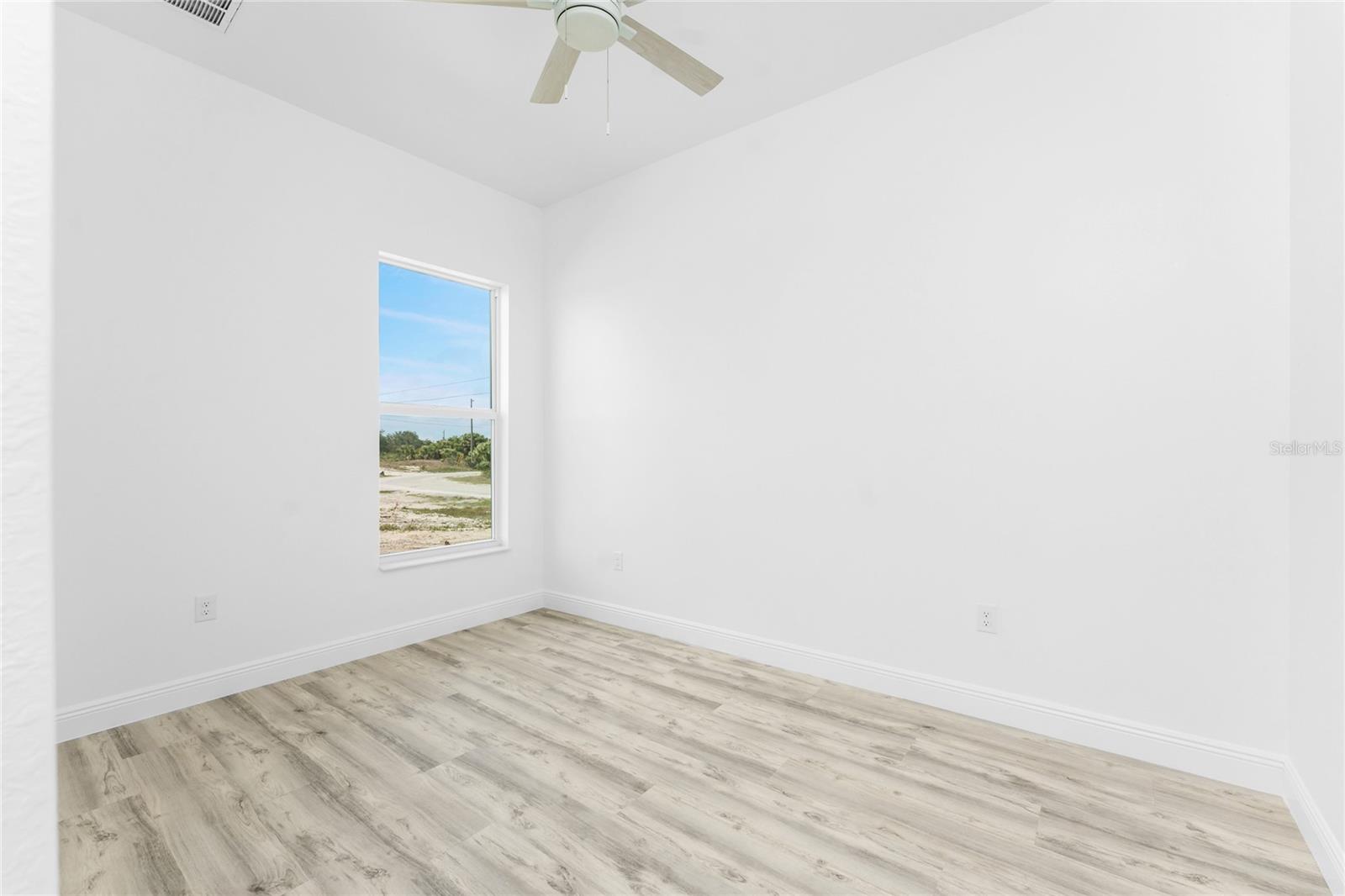 Image 22 of 55 For 10688 Mcalester Circle