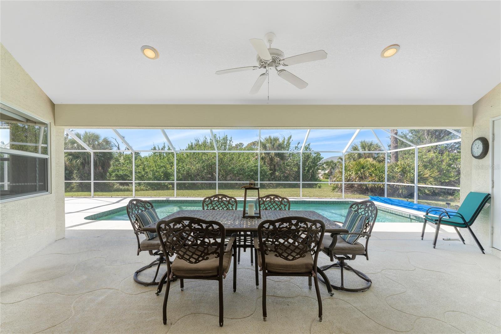 Image 38 of 53 For 48 Par View Court