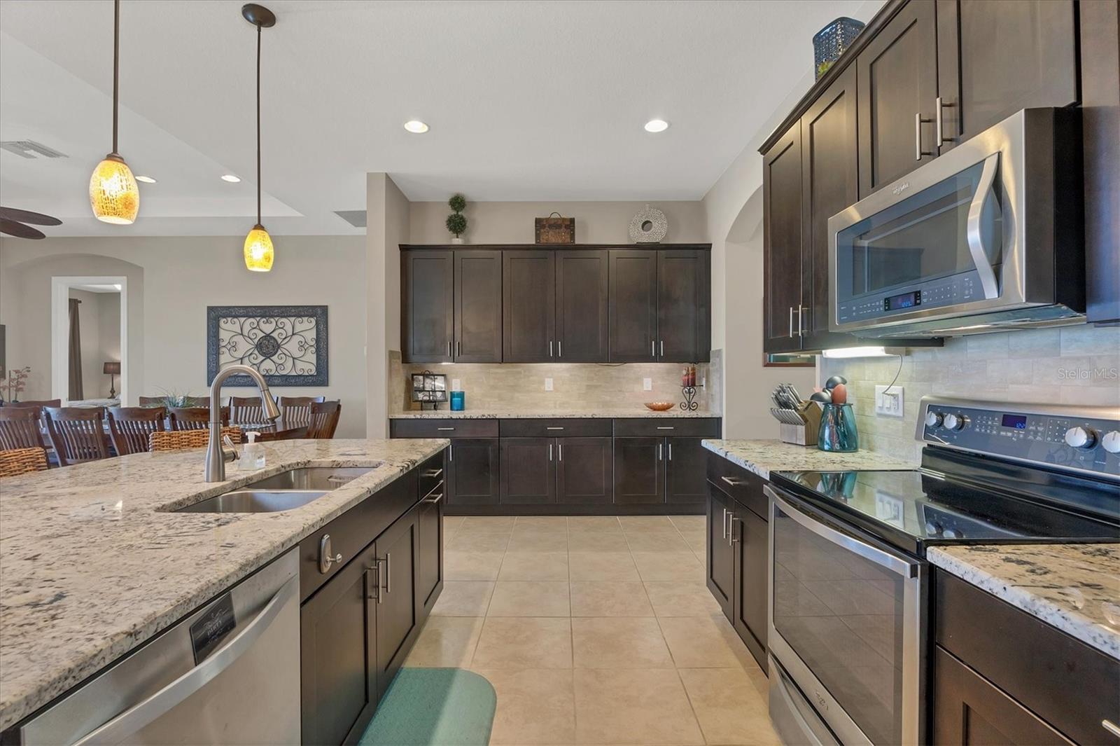 Image 10 of 58 For 23781 Waverly Circle