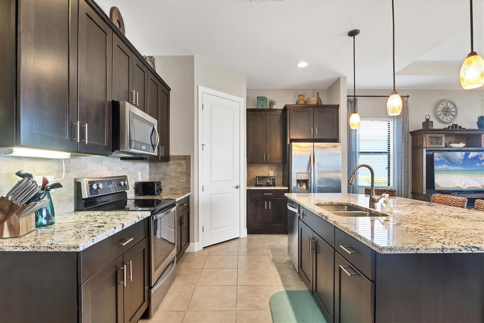 Image 11 of 58 For 23781 Waverly Circle
