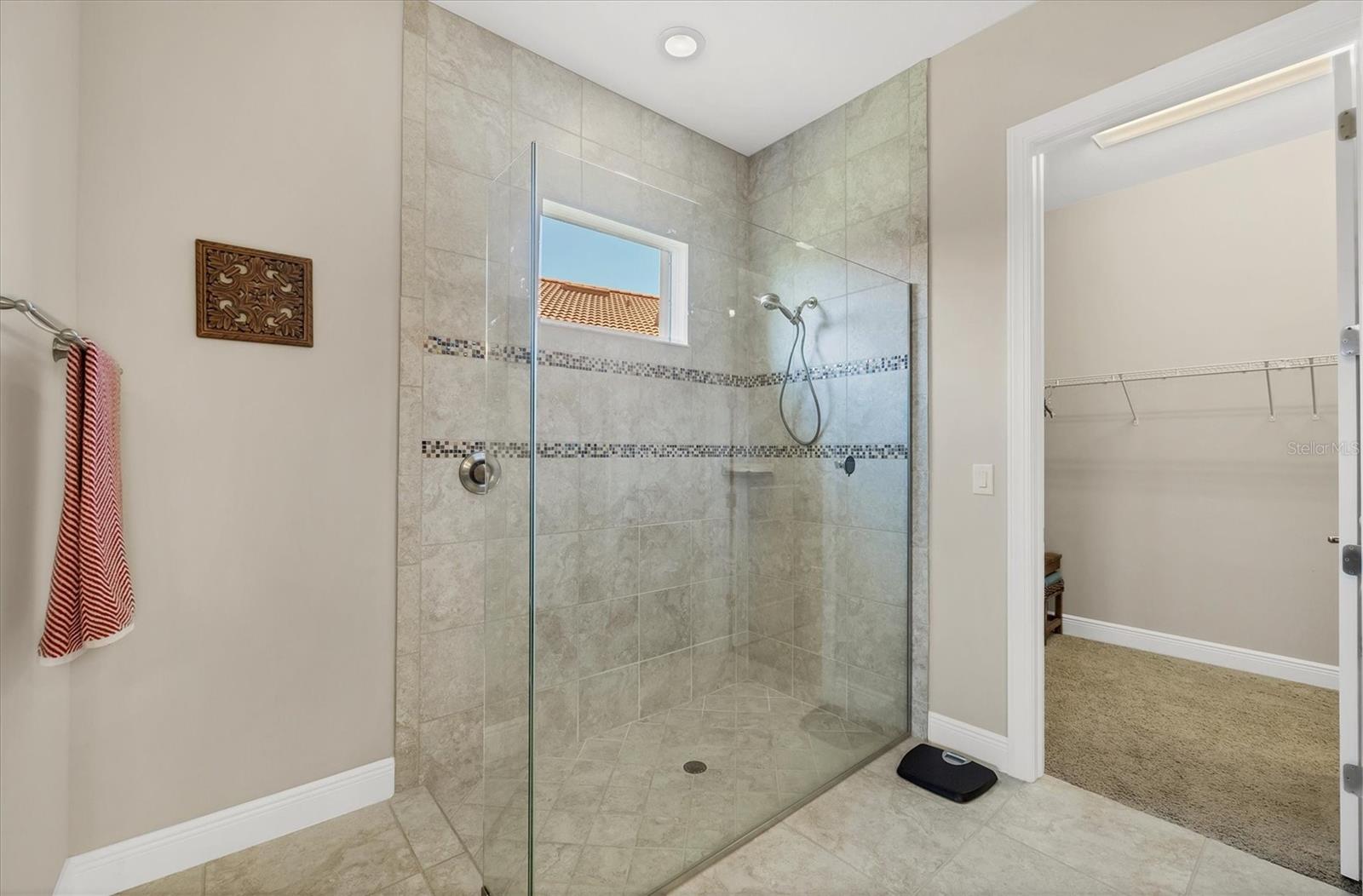 Image 19 of 58 For 23781 Waverly Circle