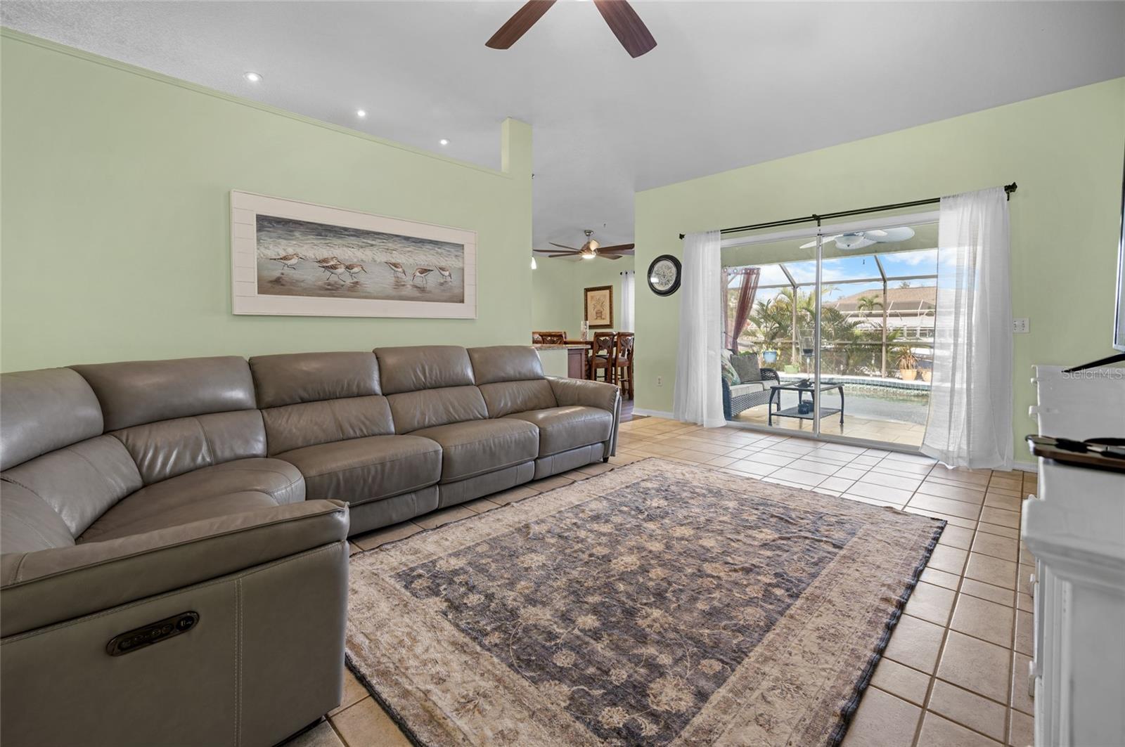 Image 15 of 62 For 14382 Lillian Circle