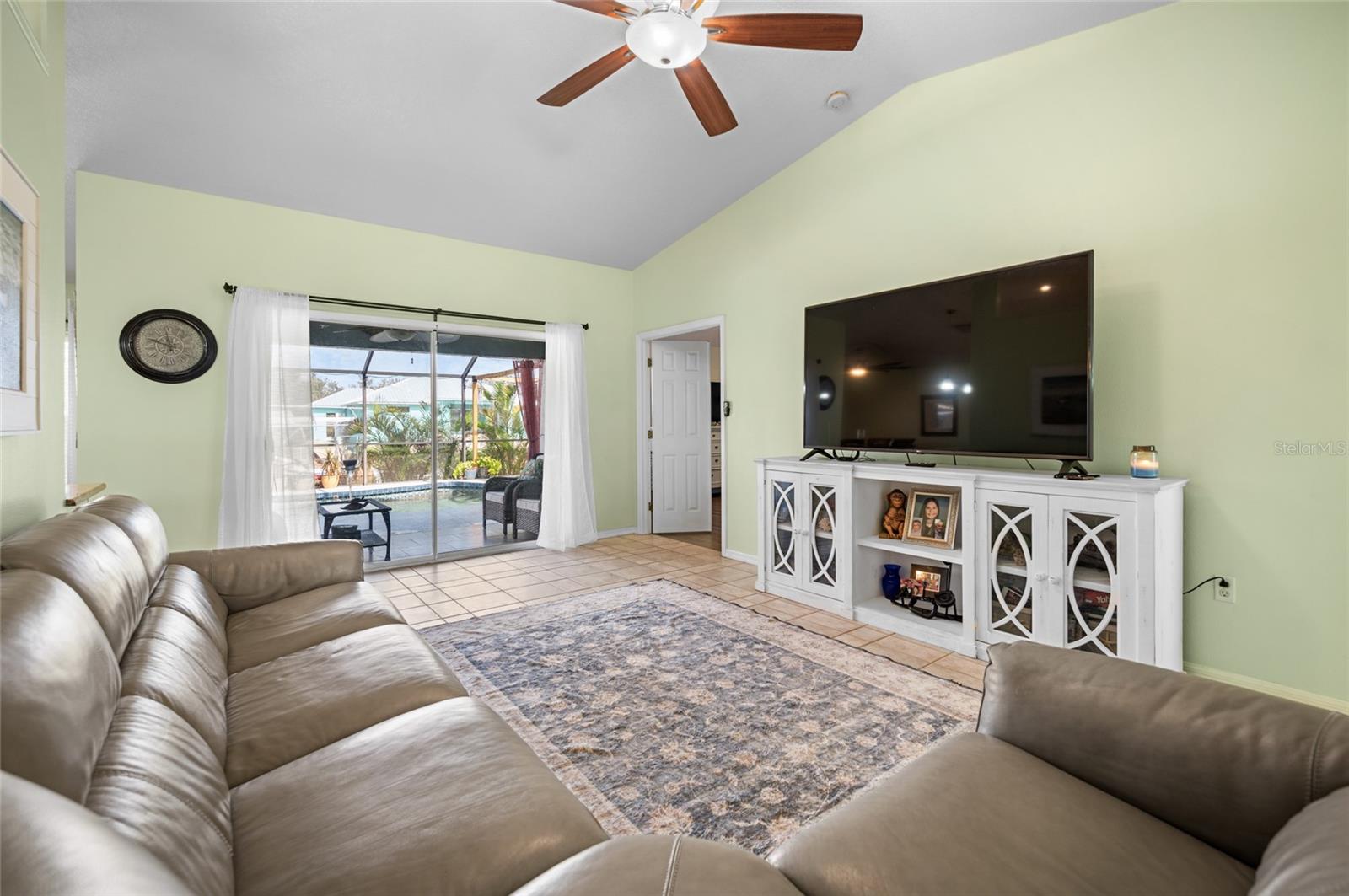 Image 16 of 62 For 14382 Lillian Circle