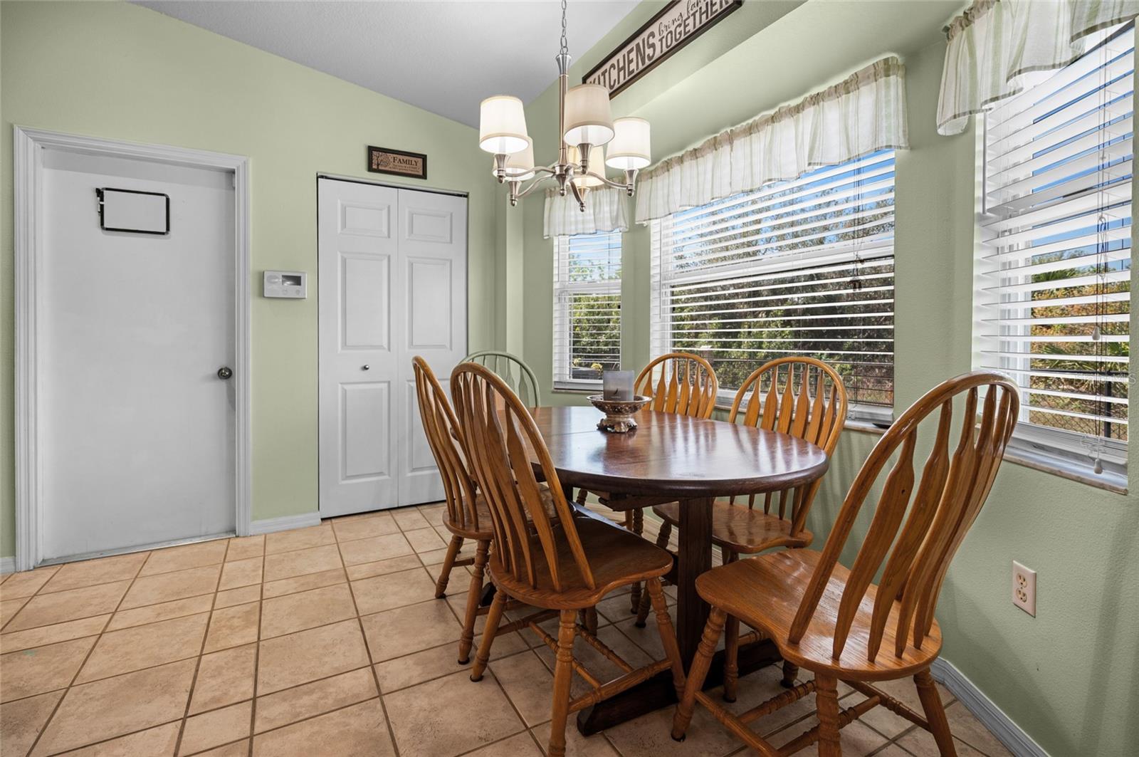 Image 18 of 62 For 14382 Lillian Circle