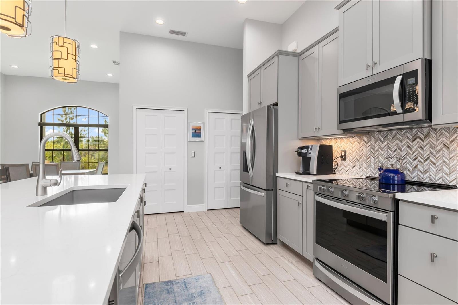 Image 13 of 57 For 15640 Melport Circle