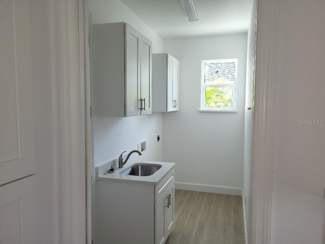 Image 45 of 49 For 418 Rotonda Circle
