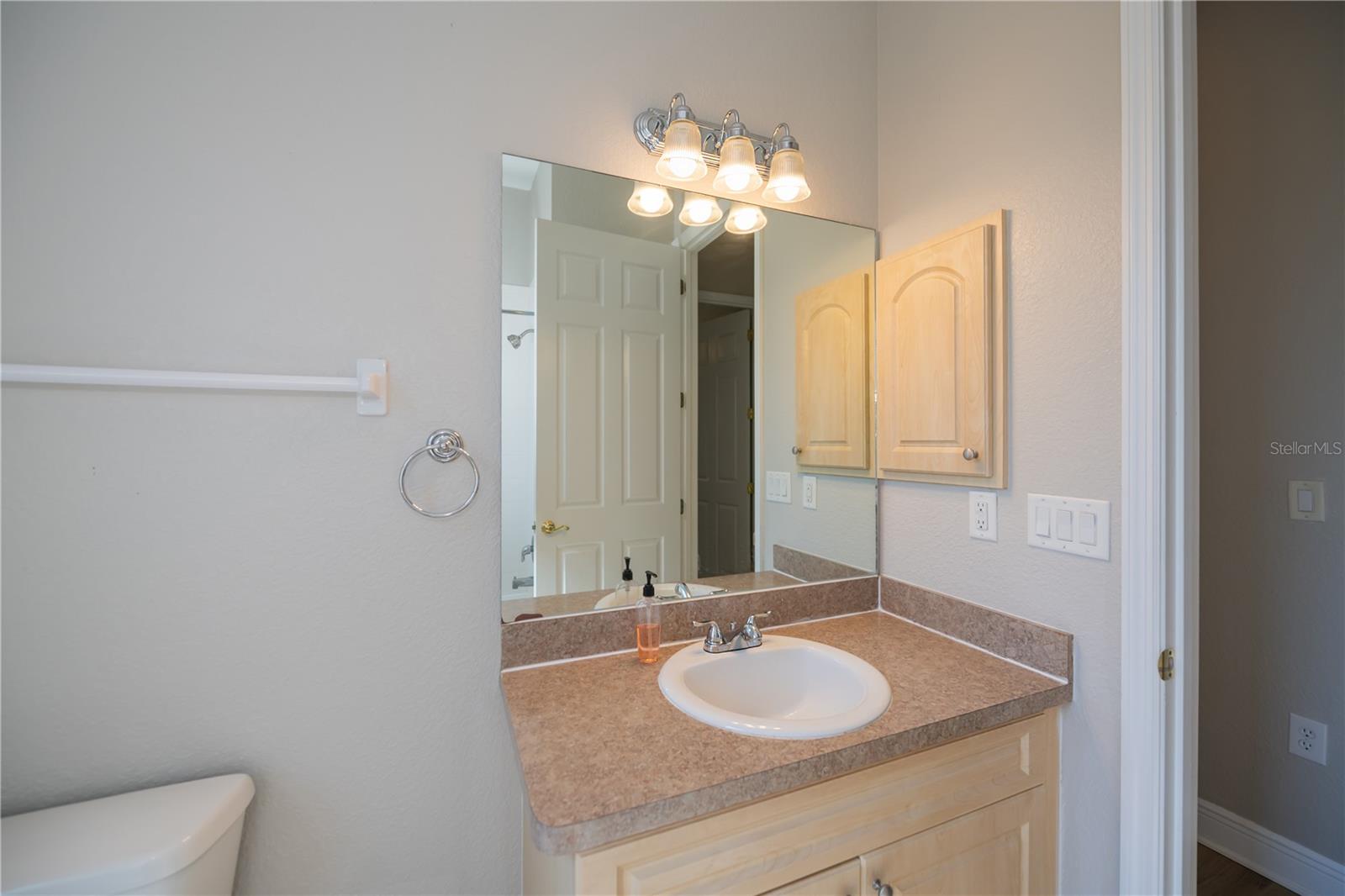 Image 40 of 61 For 3284 Newmark Street