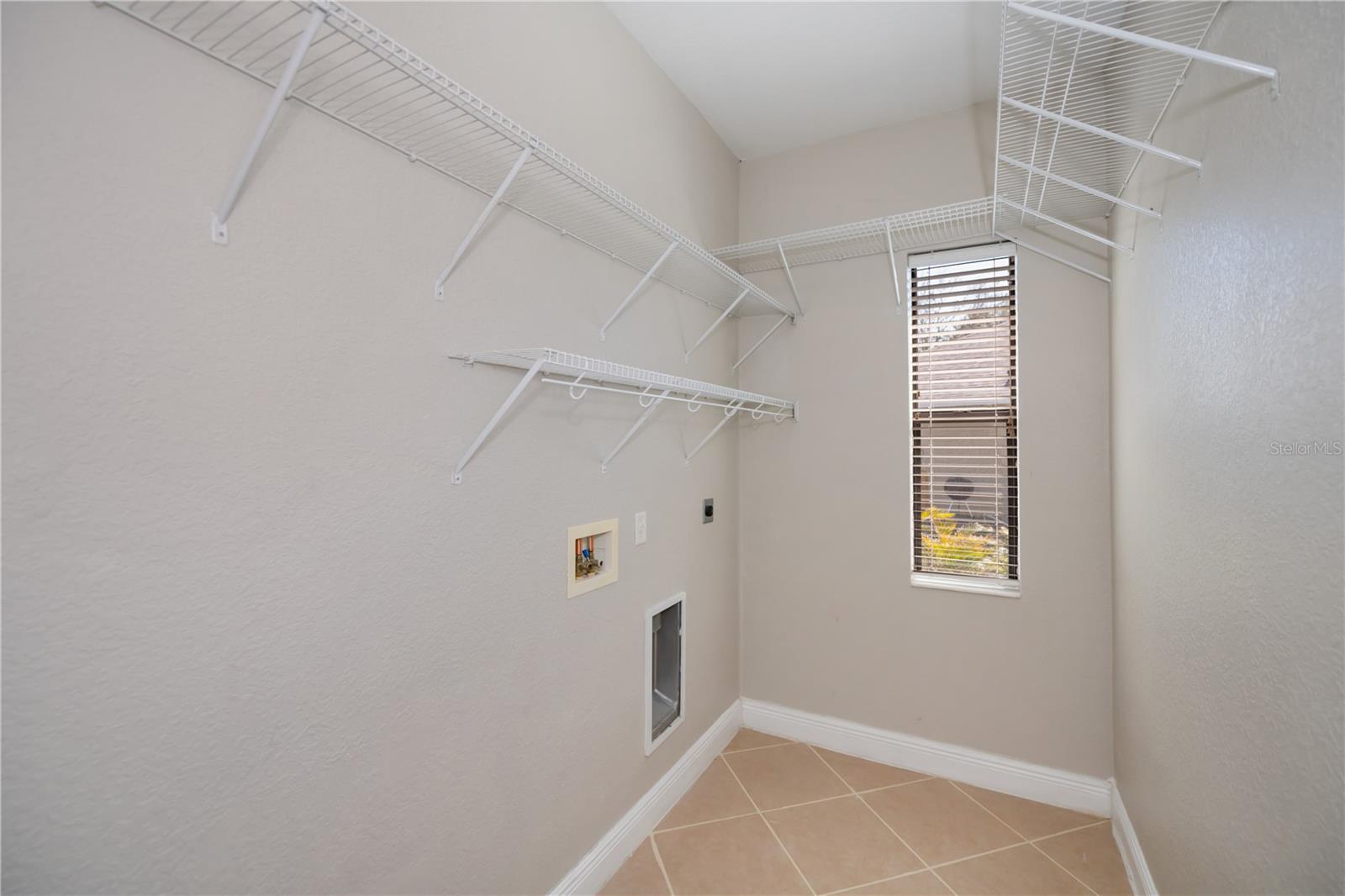 Image 46 of 61 For 3284 Newmark Street