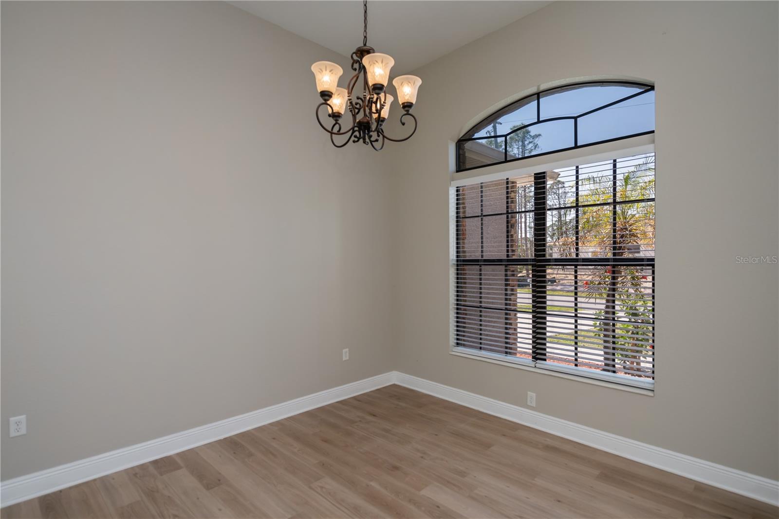 Image 7 of 61 For 3284 Newmark Street