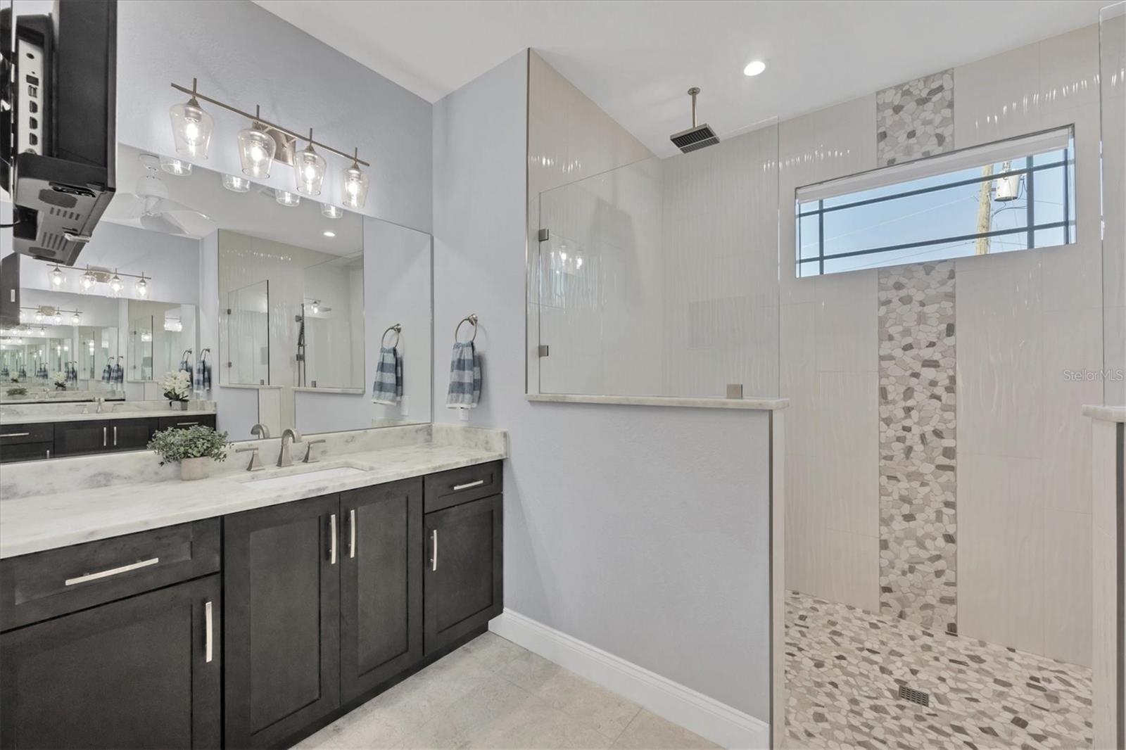 Image 21 of 64 For 14286 Fort Worth Circle