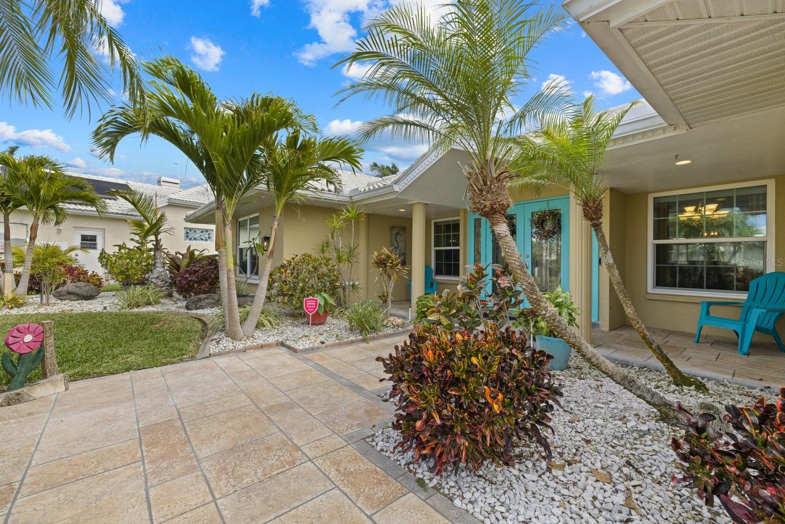 Image 4 of 51 For 414 Devonshire Lane
