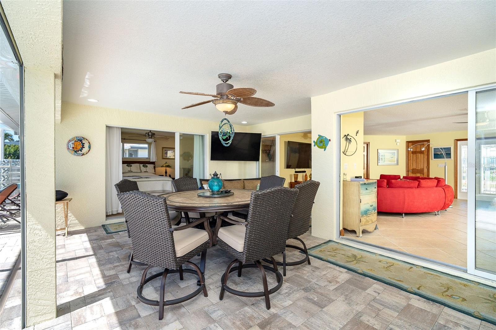 Image 16 of 71 For 471 Capri Isles Court