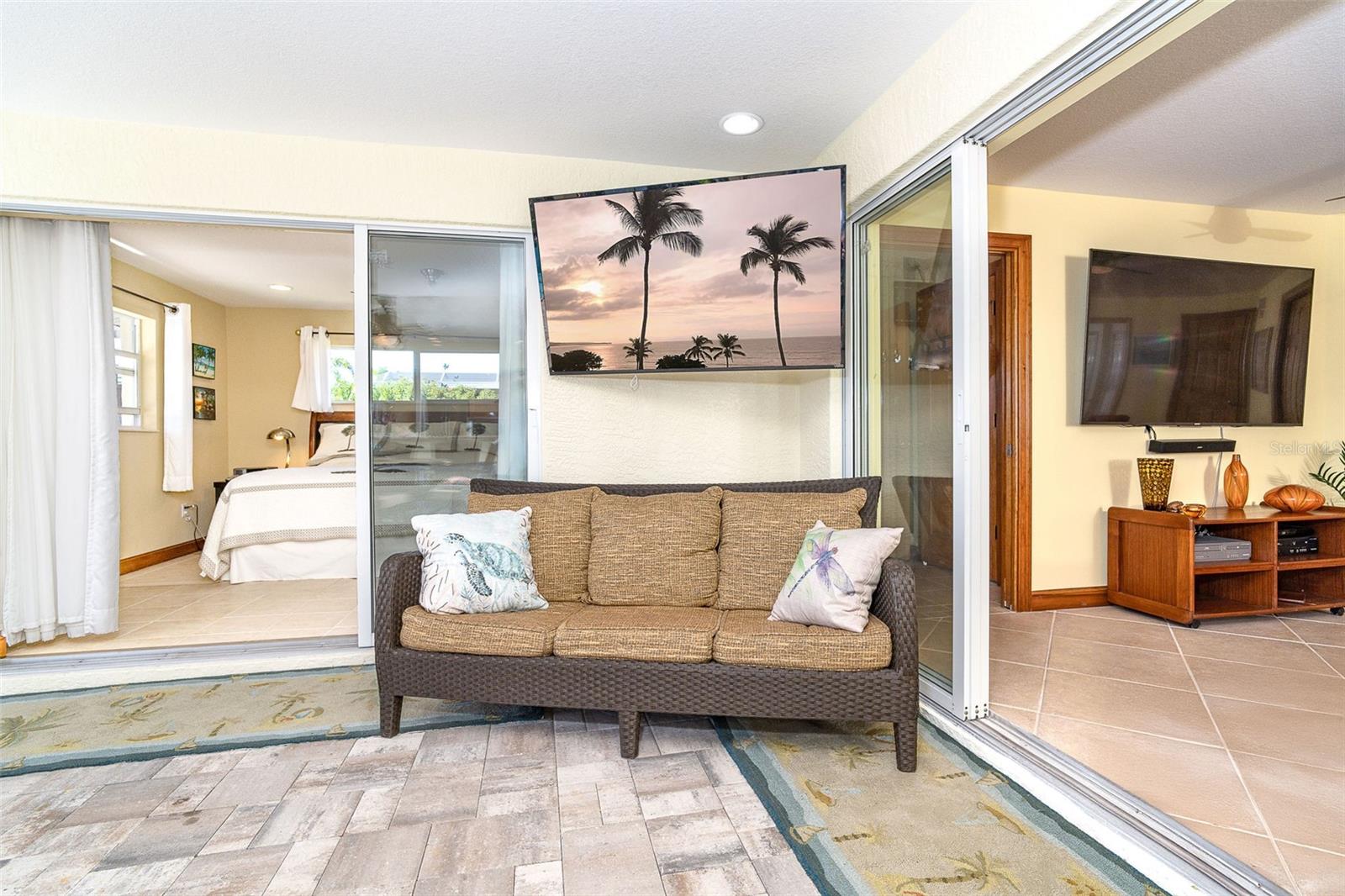 Image 17 of 71 For 471 Capri Isles Court