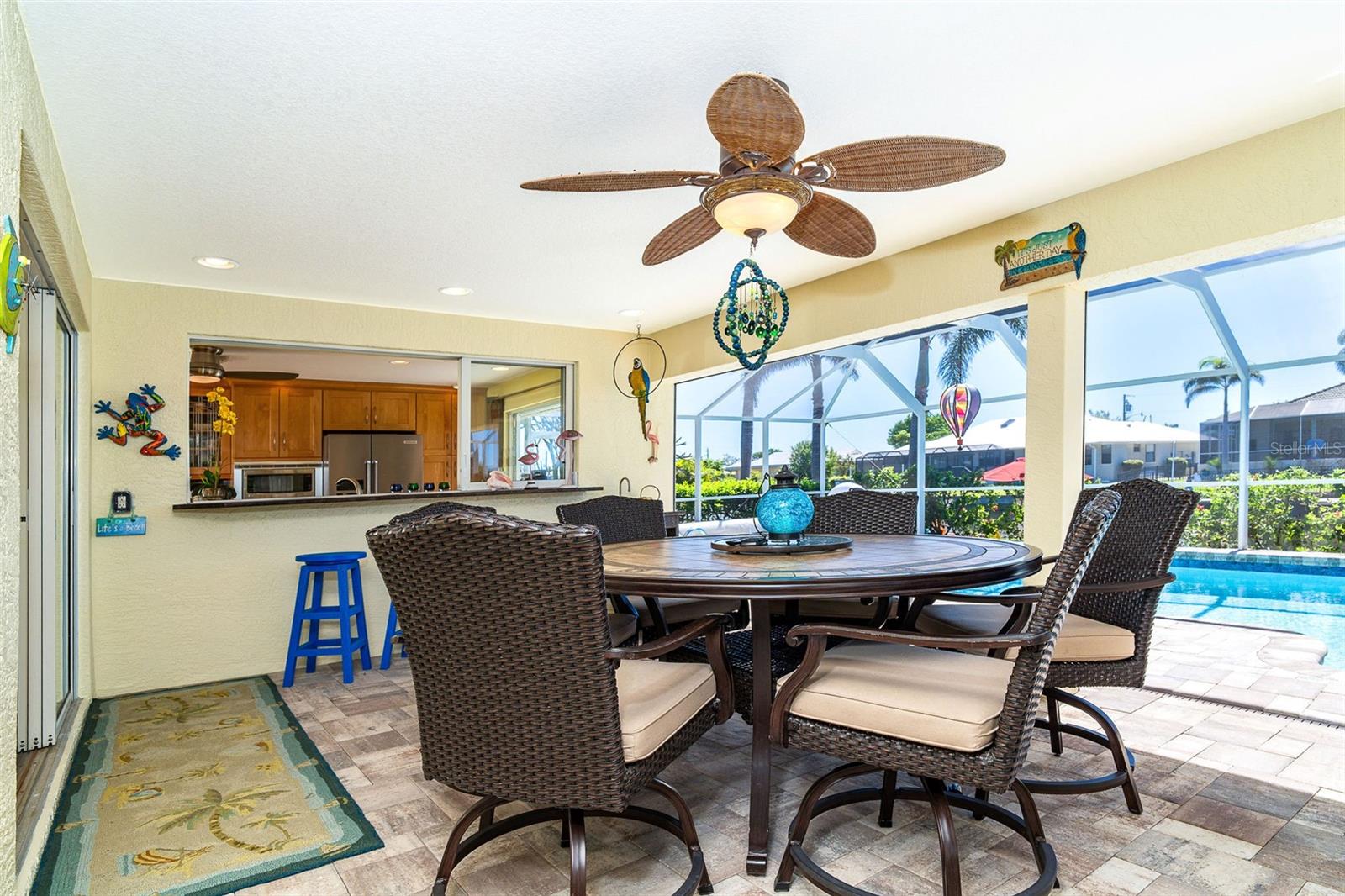 Image 18 of 71 For 471 Capri Isles Court