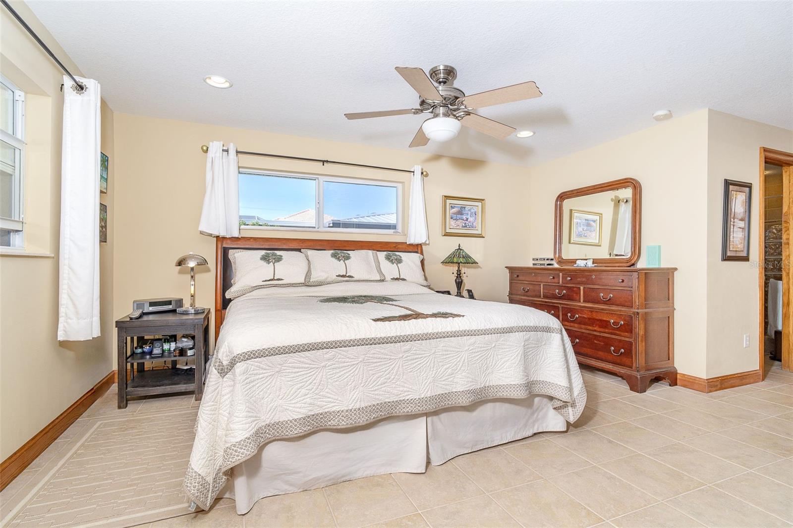 Image 21 of 71 For 471 Capri Isles Court