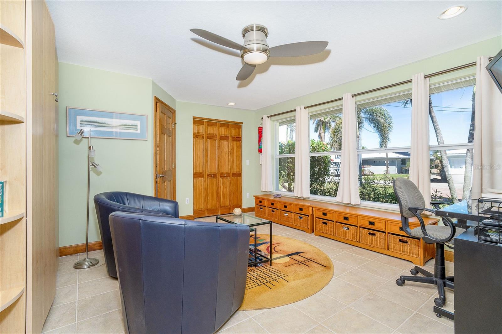 Image 26 of 71 For 471 Capri Isles Court