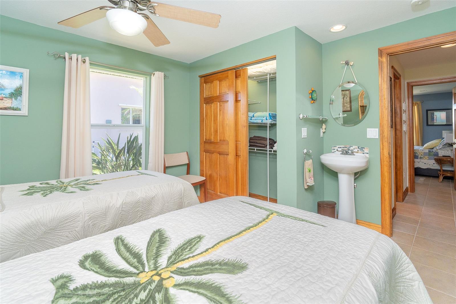 Image 32 of 71 For 471 Capri Isles Court