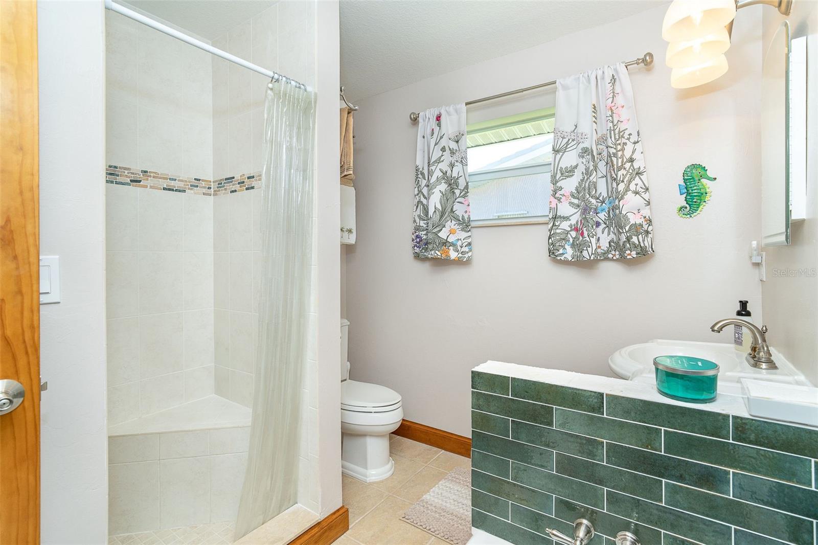 Image 34 of 71 For 471 Capri Isles Court