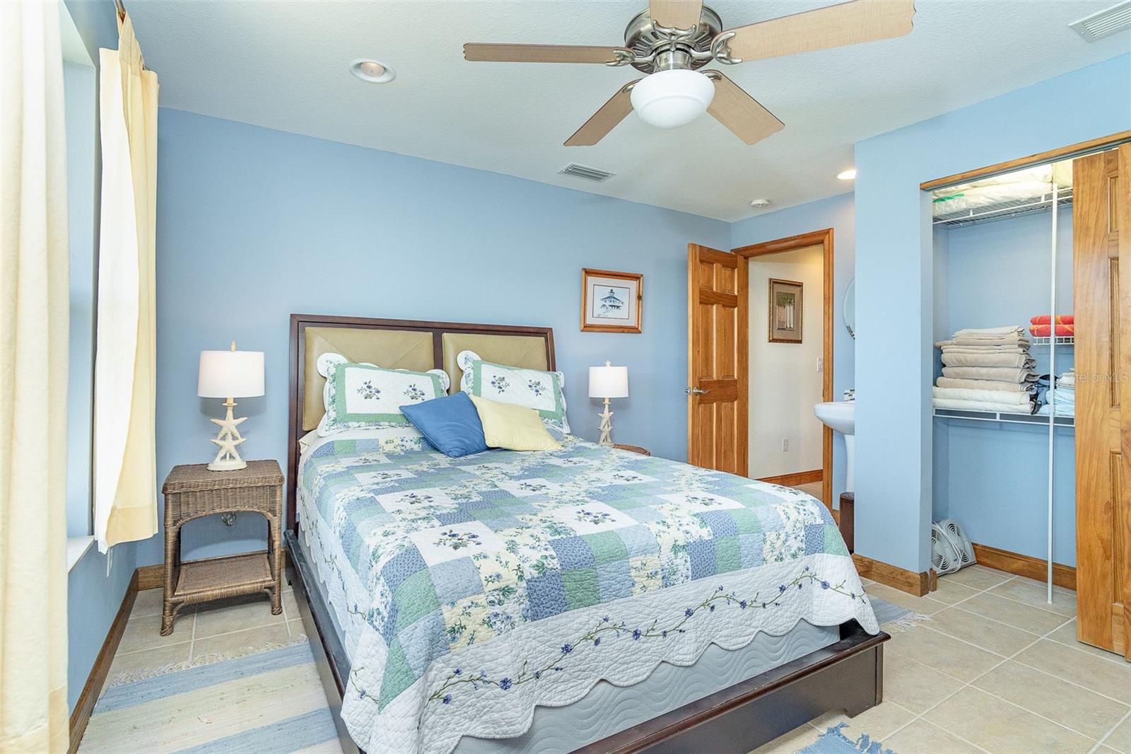Image 35 of 71 For 471 Capri Isles Court