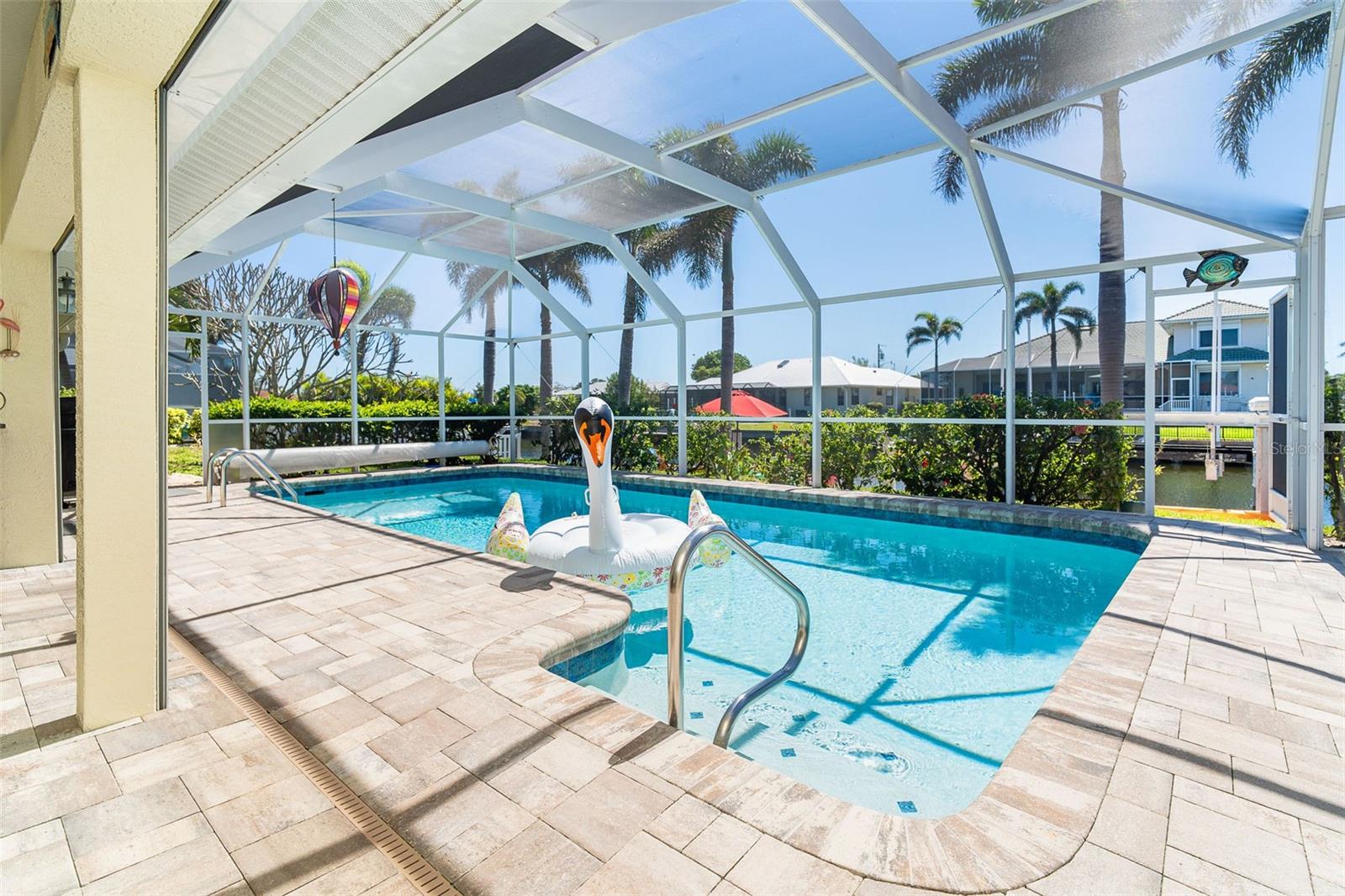 Image 40 of 71 For 471 Capri Isles Court