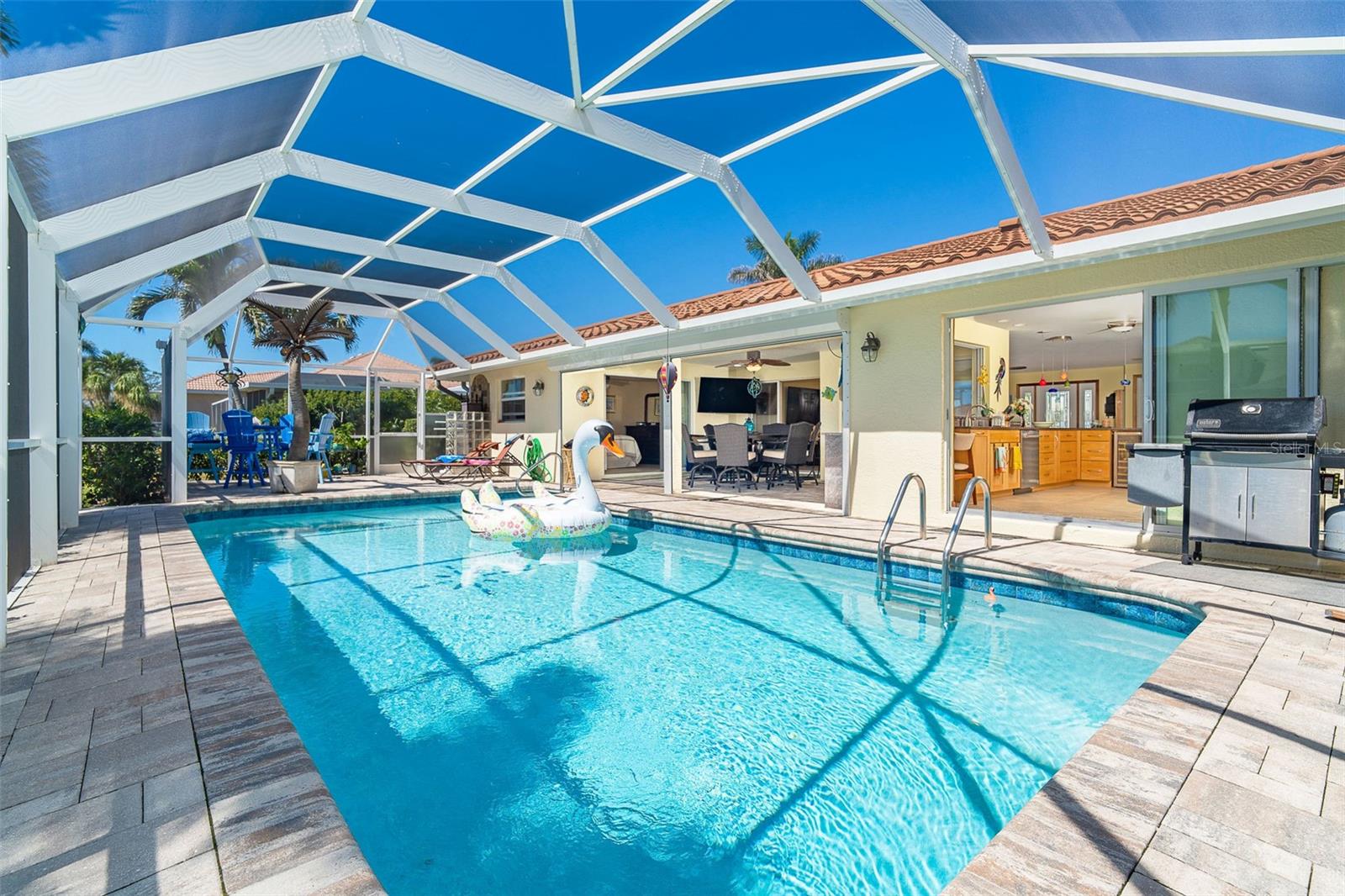 Image 41 of 71 For 471 Capri Isles Court