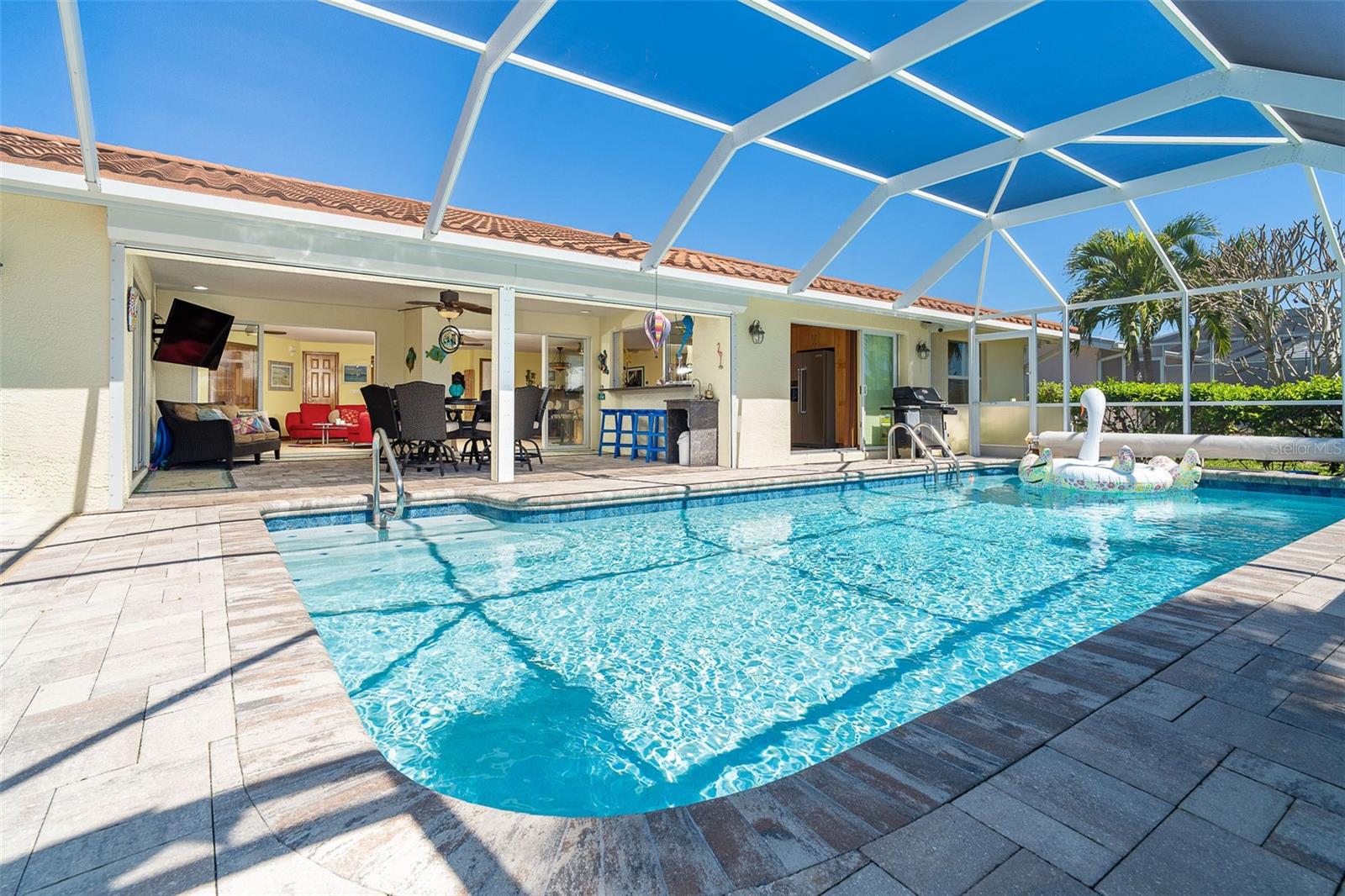 Image 42 of 71 For 471 Capri Isles Court