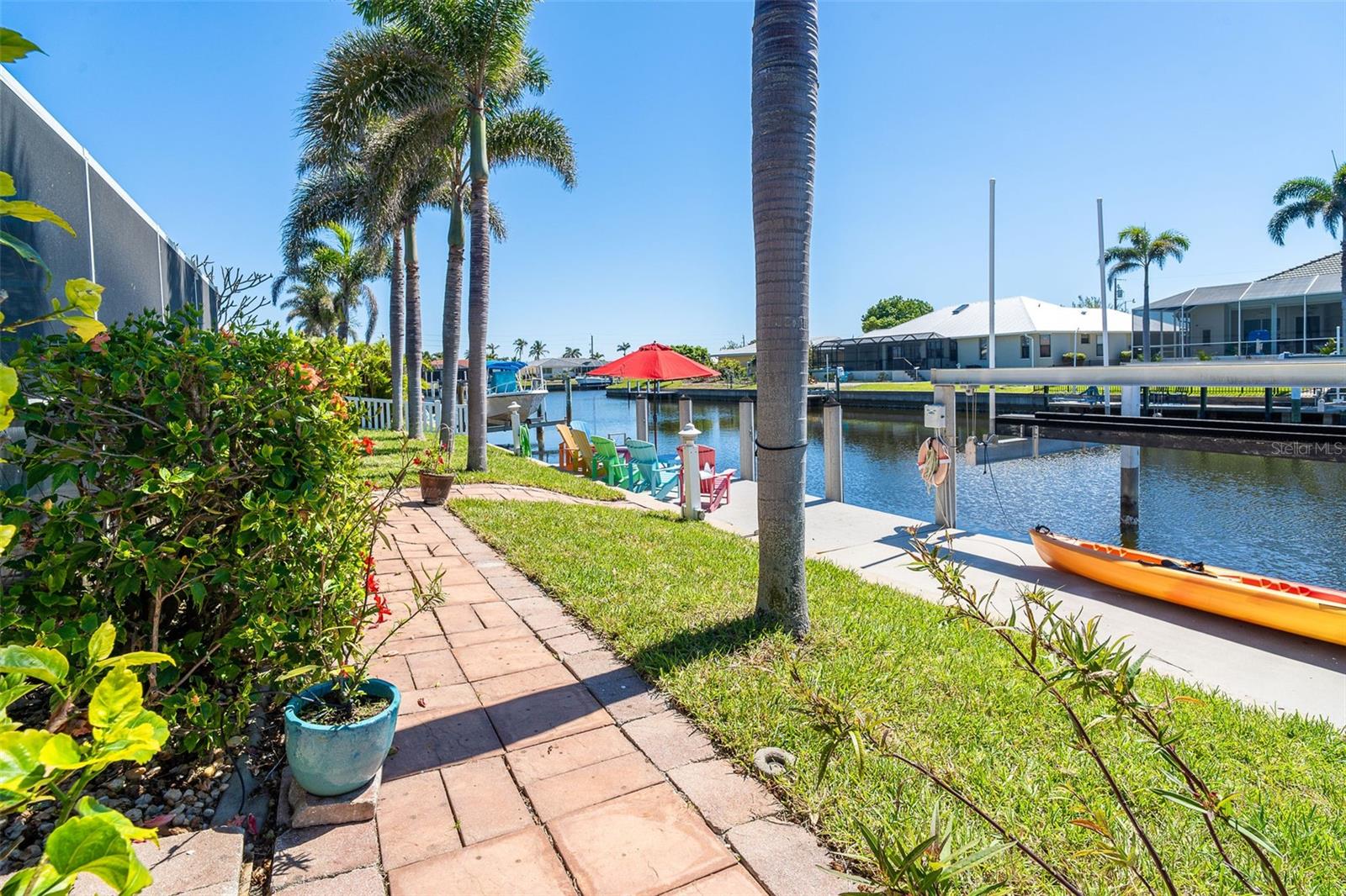 Image 54 of 71 For 471 Capri Isles Court