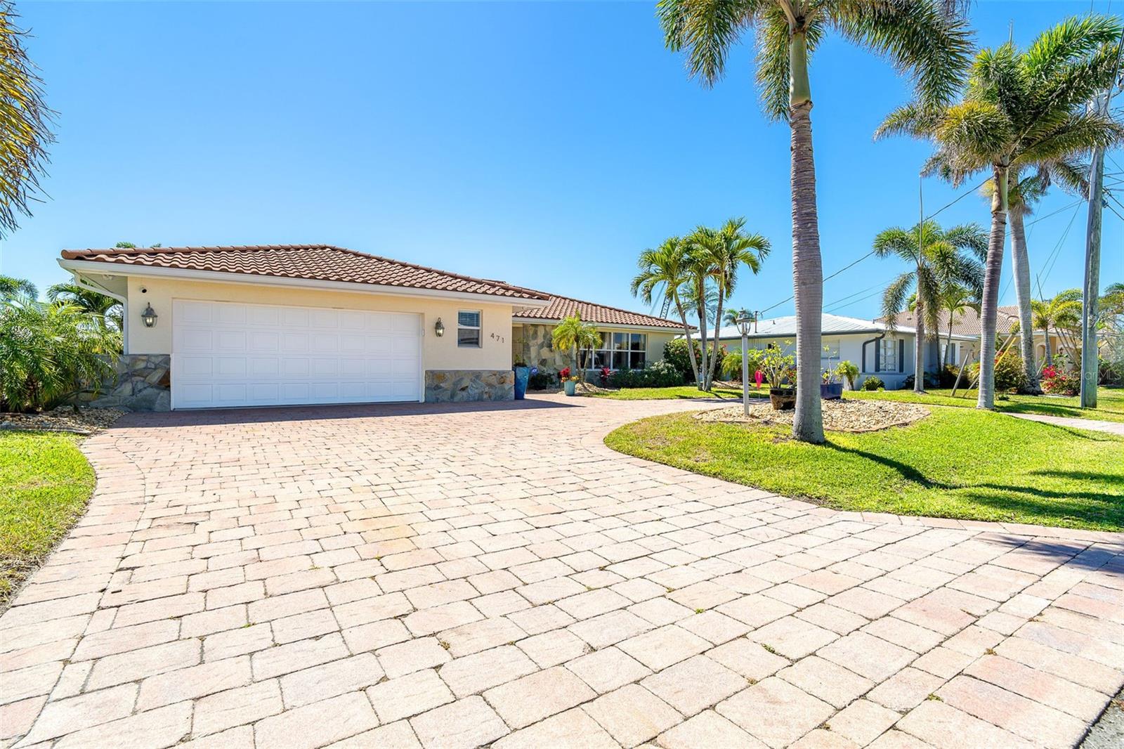 Image 59 of 71 For 471 Capri Isles Court