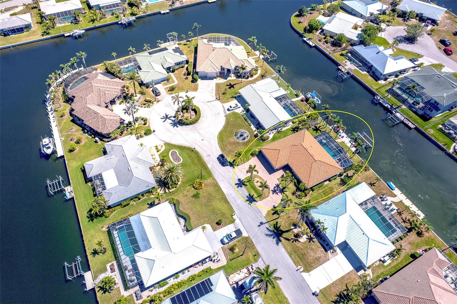 Image 61 of 71 For 471 Capri Isles Court