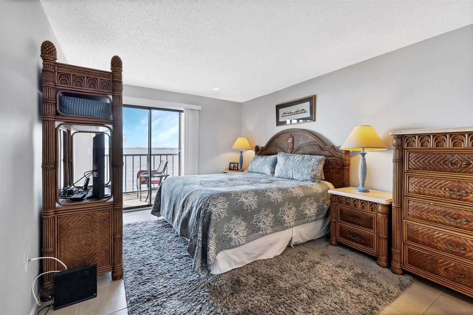 Image 13 of 33 For 14459 River Beach Drive 129