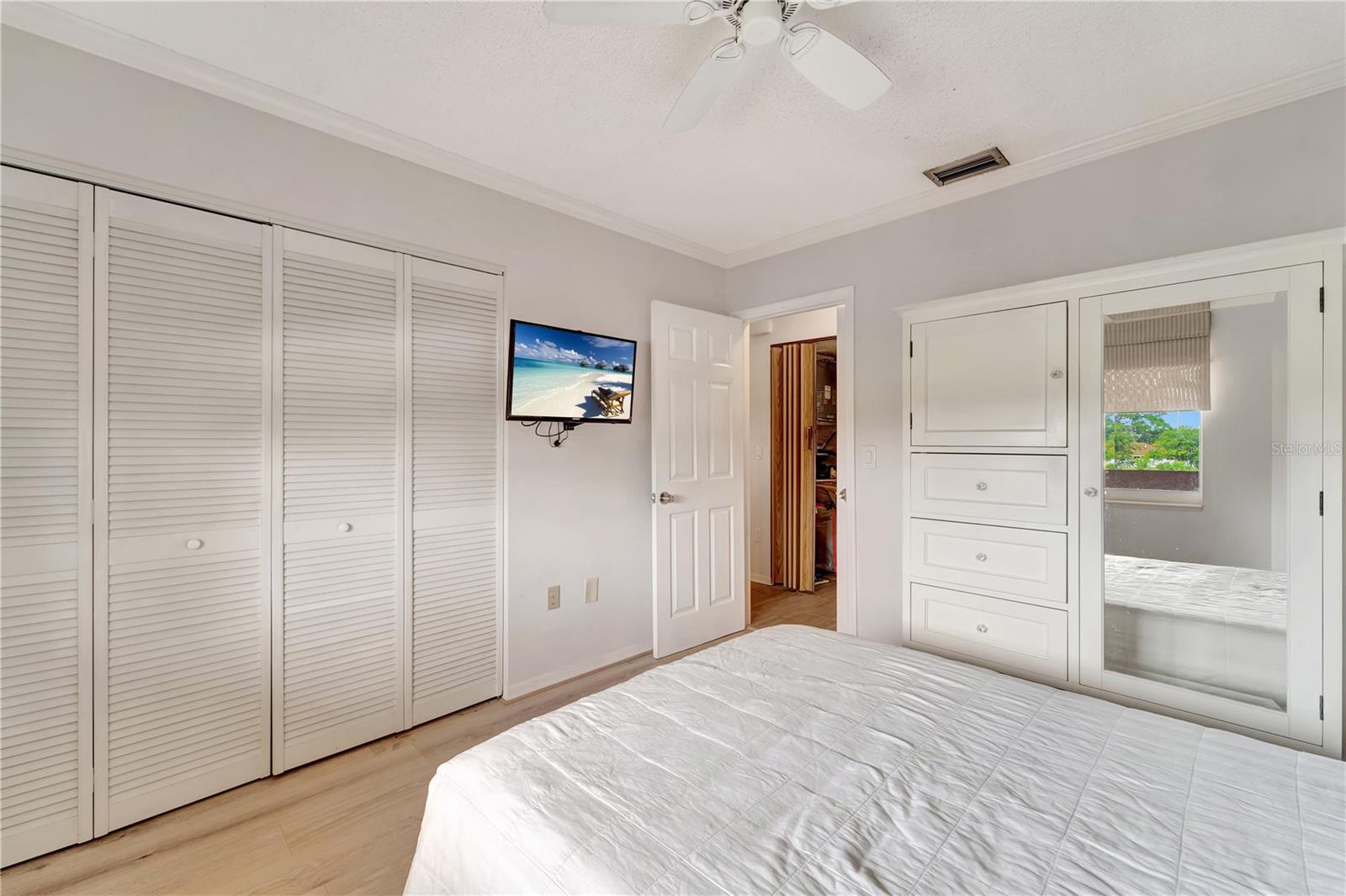 Image 20 of 34 For 6699 San Casa Drive L4