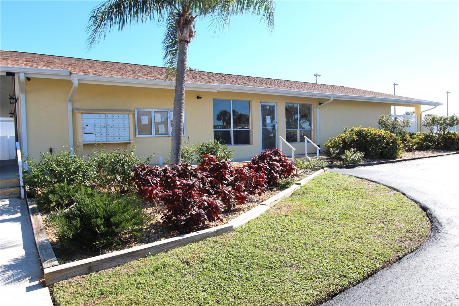 Image 26 of 34 For 6699 San Casa Drive L4