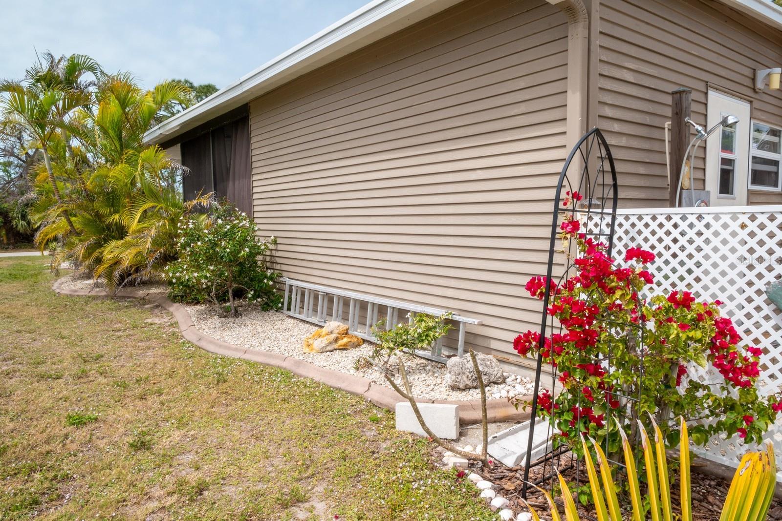 Image 42 of 61 For 3021 Holly Avenue