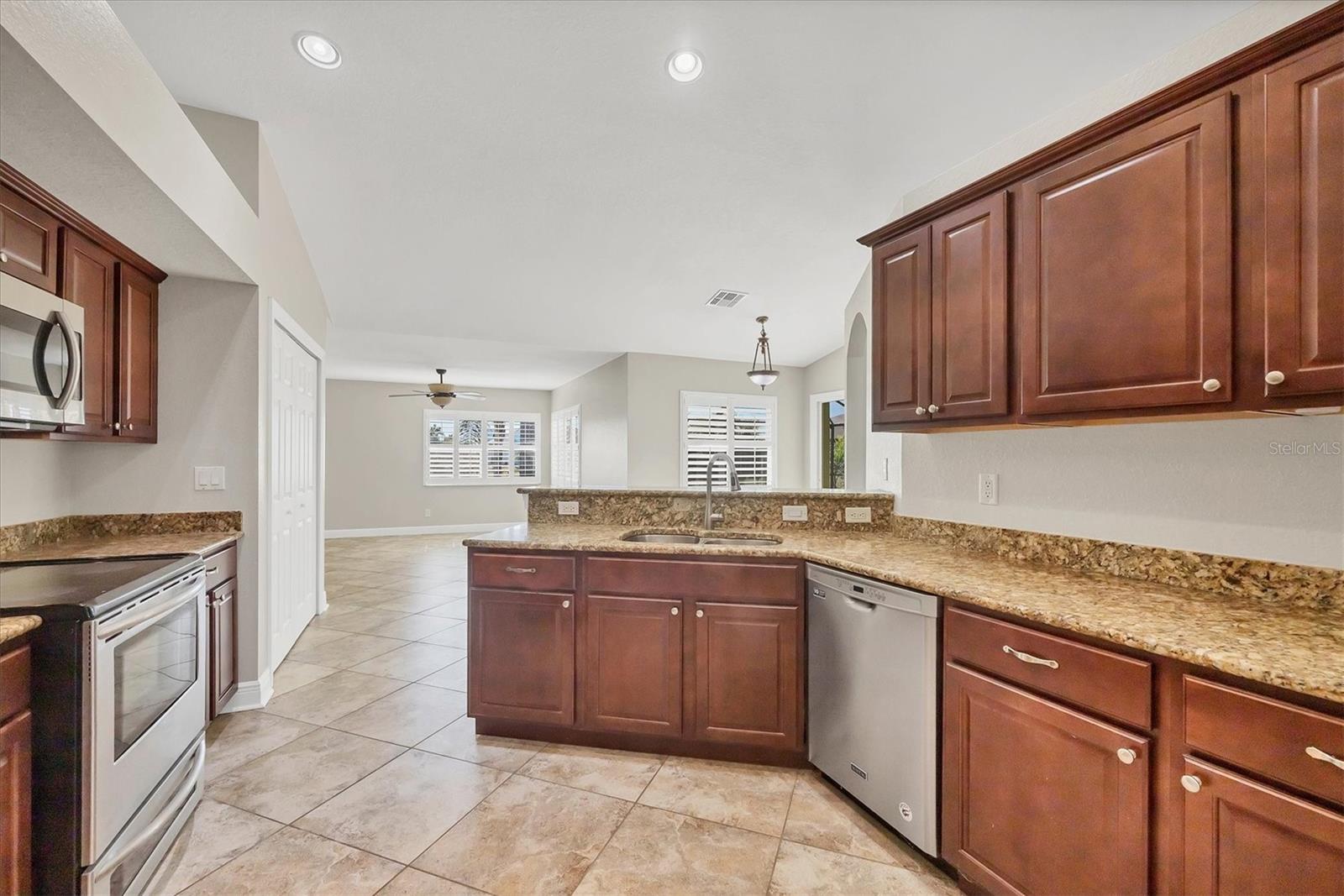 Image 14 of 53 For 9219 Newnan Circle