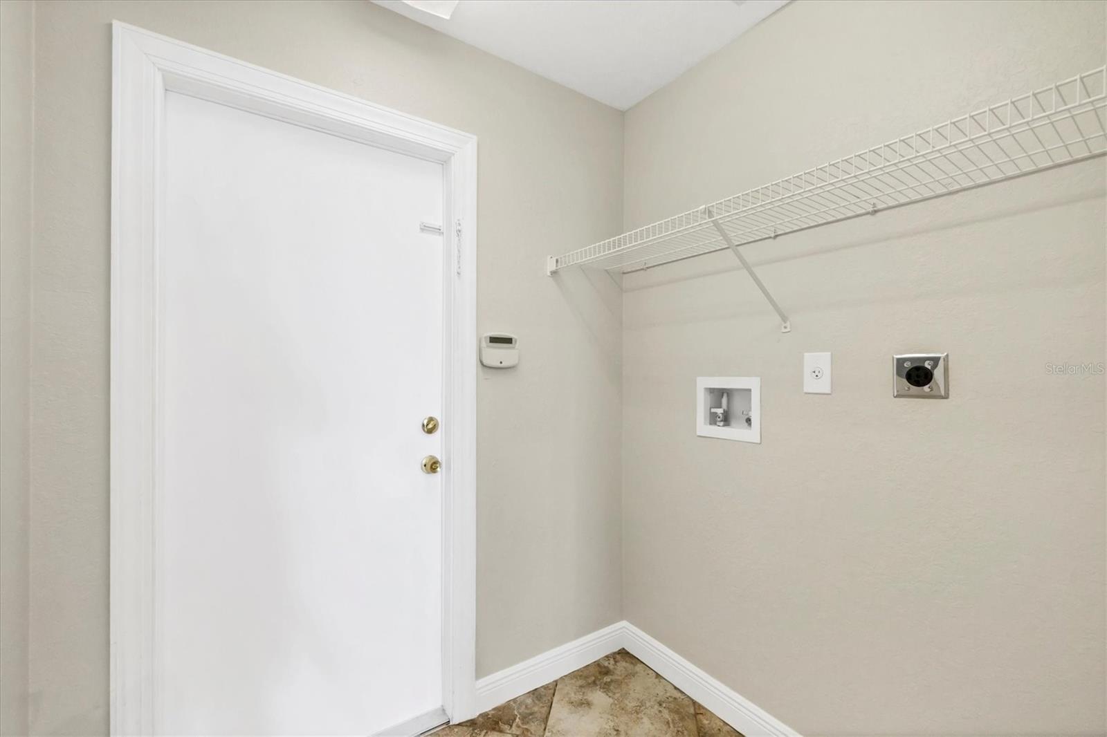 Image 31 of 53 For 9219 Newnan Circle