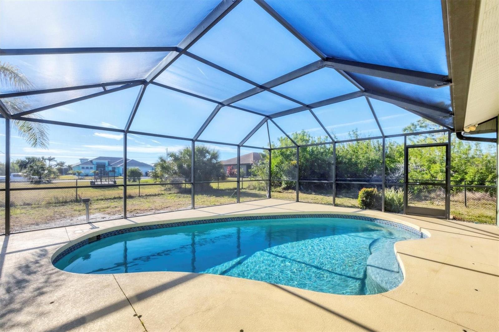 Image 33 of 53 For 9219 Newnan Circle